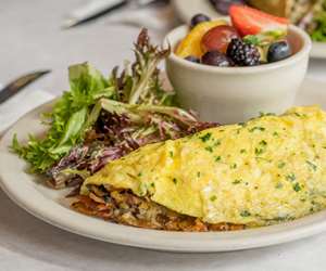 Omelette with fresh fruit